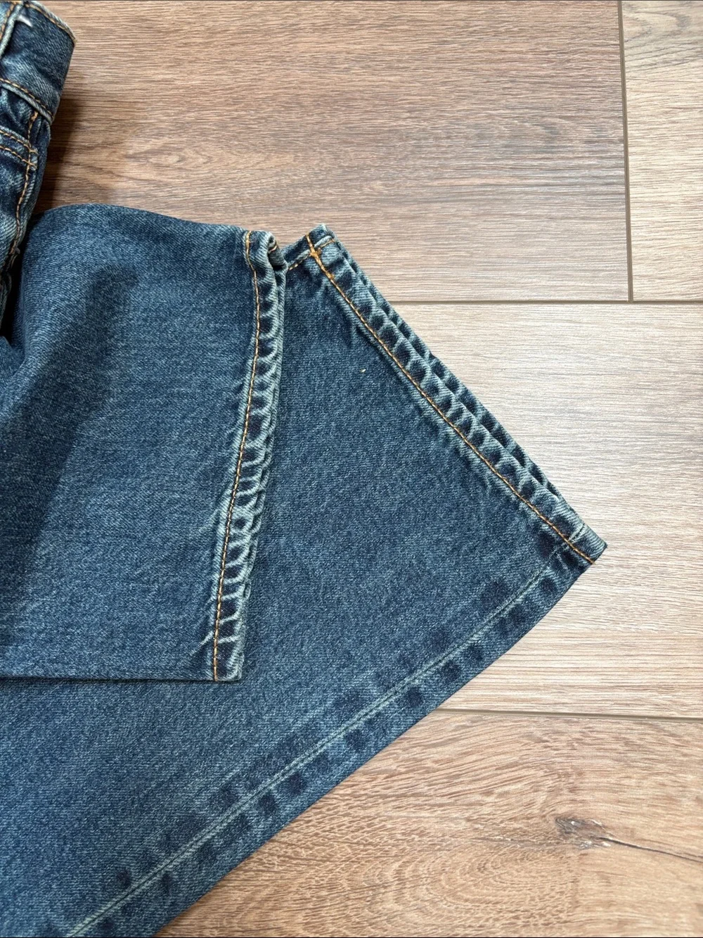 Banana Republic Selvedge Medium Blue Distressed Straight Jeans Like new